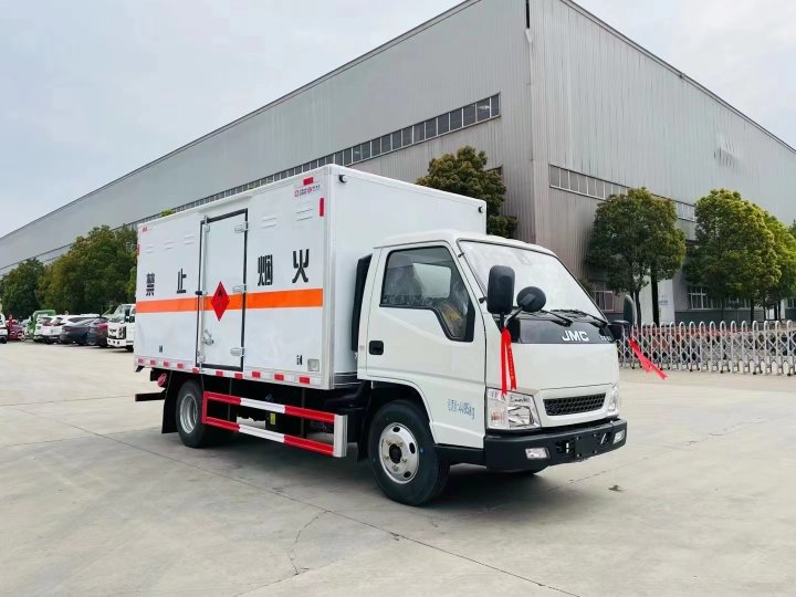 江鈴順達(dá)藍(lán)牌4.2米易燃?xì)怏w廂式運輸車