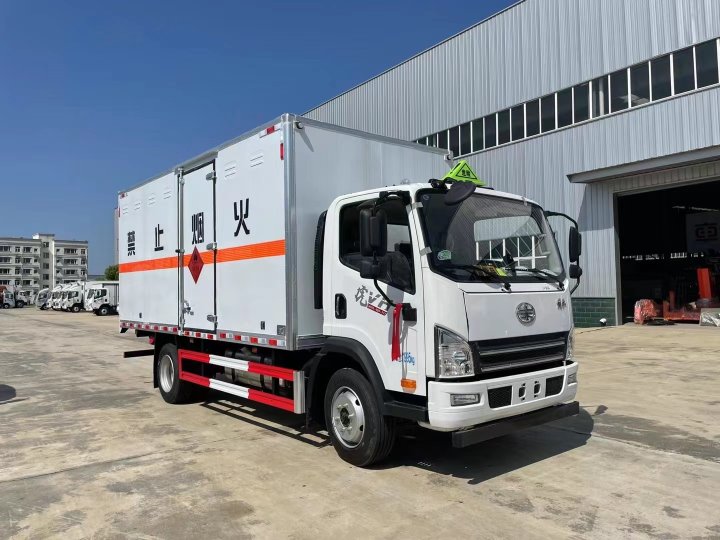 解放5.2米易燃?xì)怏w廂式運輸車/液化氣運輸車